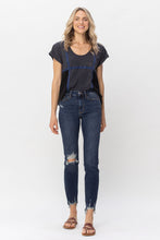 Load image into Gallery viewer, Midrise Chopped Hem Relaxed Judy Blue