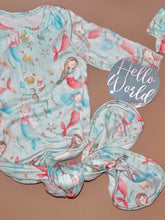 Load image into Gallery viewer, Newborn Ultrasoft Gown And Bow Set